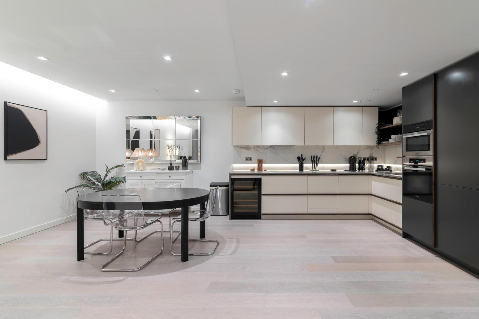 Luxury 2-bed Next To Hyde Park Appartamento